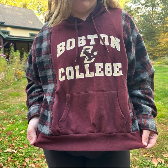 Boston College upcycled hoodie - Picture 2 of 4